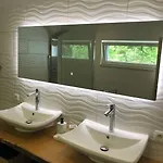 펜션 Maison Bord De Riviere Calme Jaccuzi Trooz