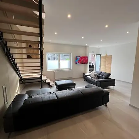 Riverside House * Trooz