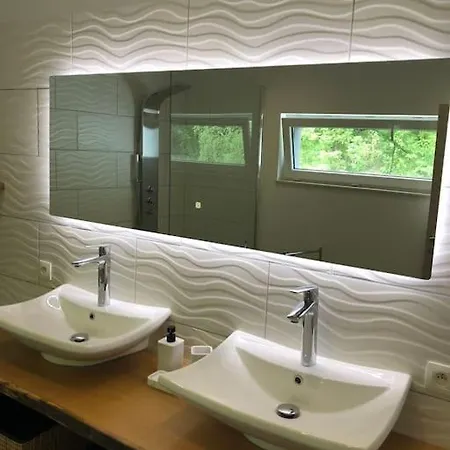 別荘 Maison Bord De Riviere Calme Jaccuzi Trooz