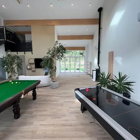 Nyaraló Riverside House *